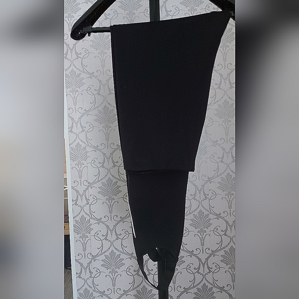 Sleek Minimalist Calvin Klein Black Stirrup Leggings Stretch Fit